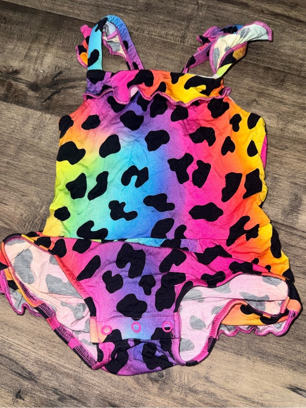 Bums & Roses Bamboo Ruffle Butt Romper Rainbow Leopard 2T - Picture 7 of 8